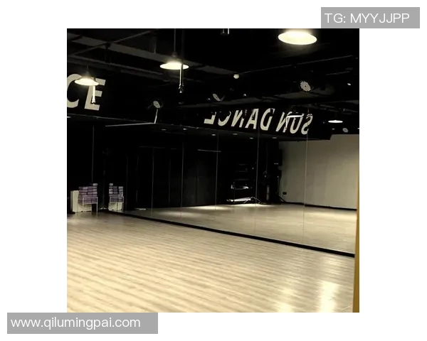 重庆街舞队的力量揭秘:街舞巨献带你领略热血与激情的舞动之旅 重庆街舞队的力量揭秘:街舞巨献带你领略热血与激情的舞动之旅